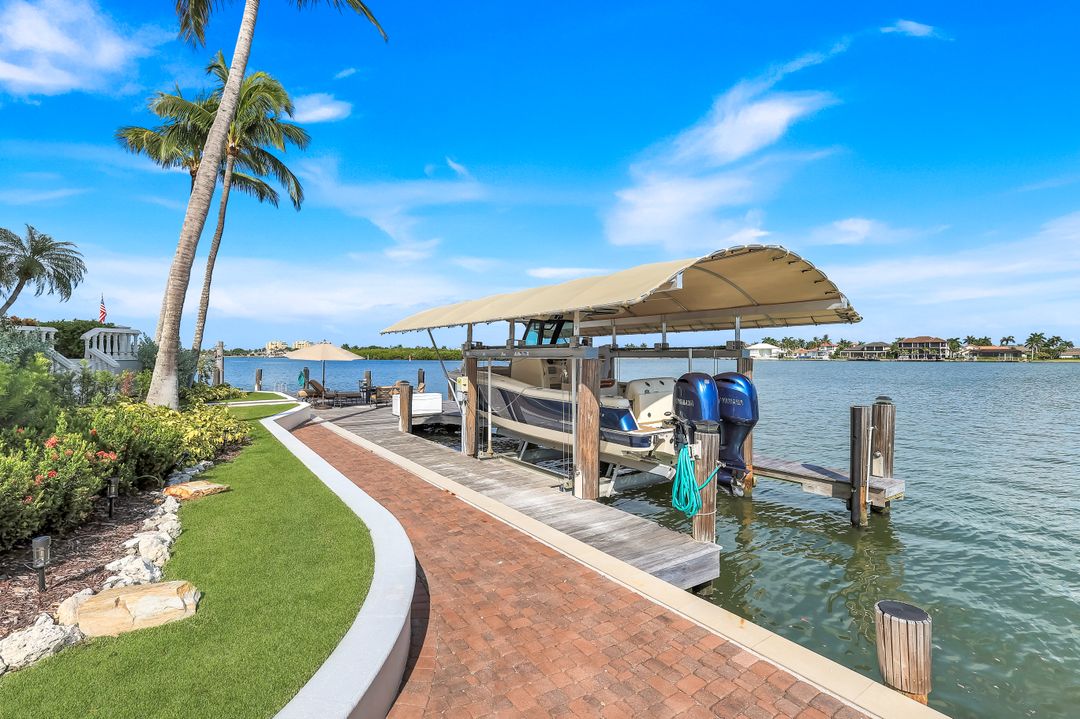 490 Renard Ct, Marco Island, FL 34145