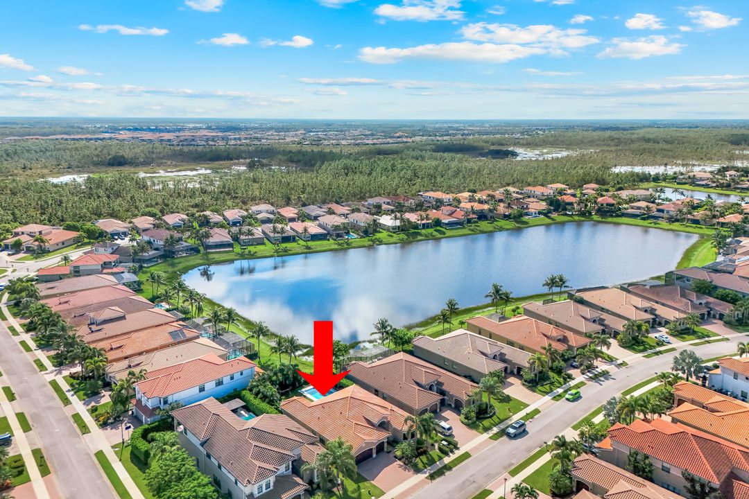 2704 Crystal Way, Naples, FL 34119