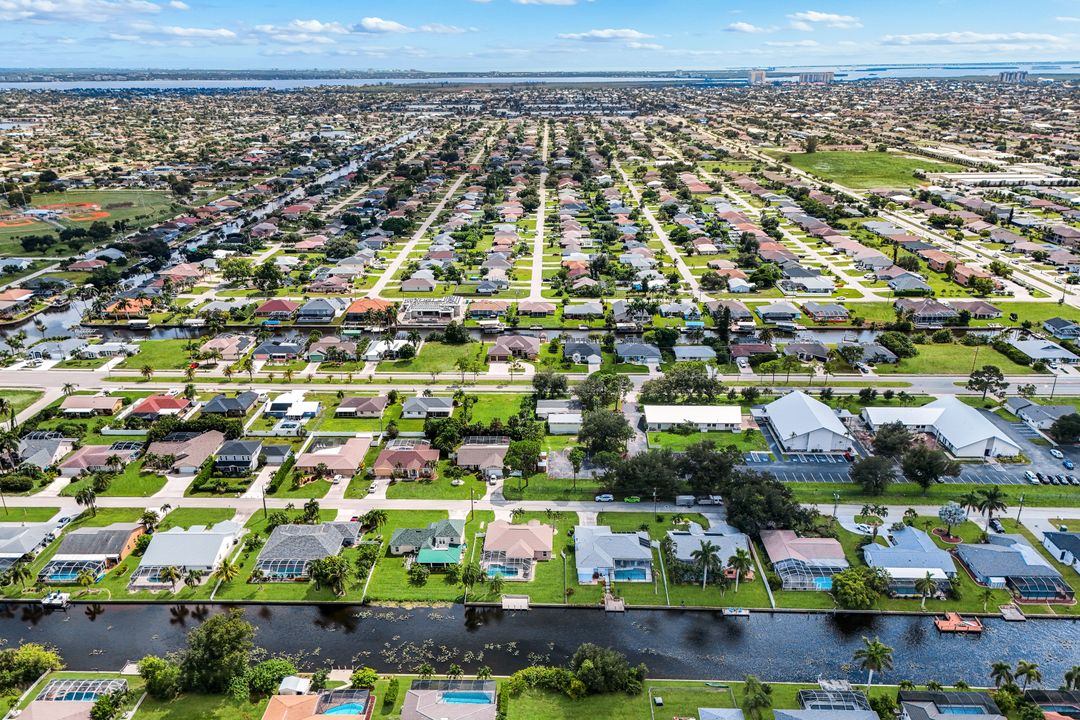 615 SW 39th Terrace, Cape Coral, FL 33914