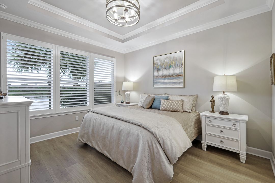 8033 Calle Canovas St, Naples, FL 34114