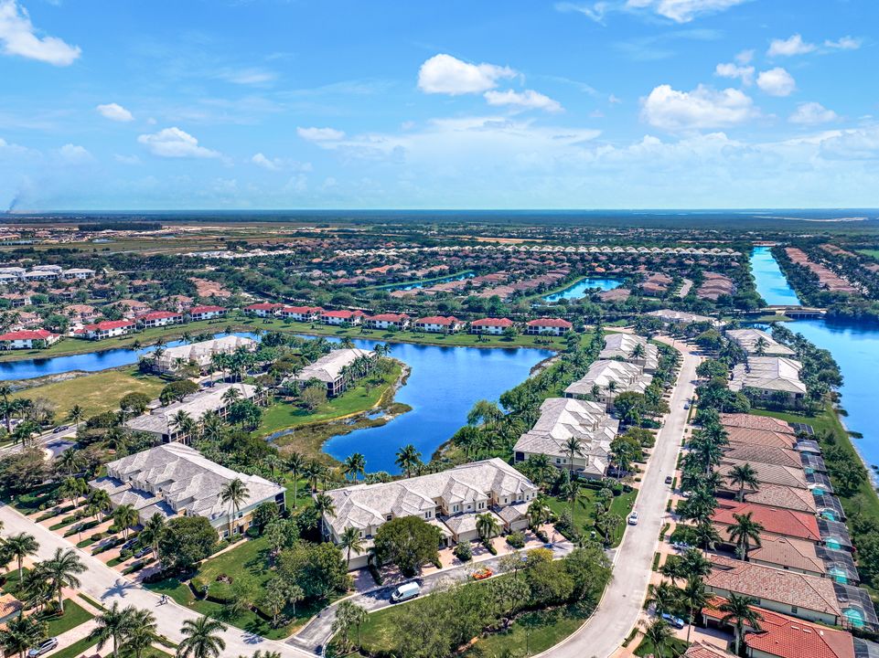 3093 Aviamar Cir #104, Naples, FL 34114