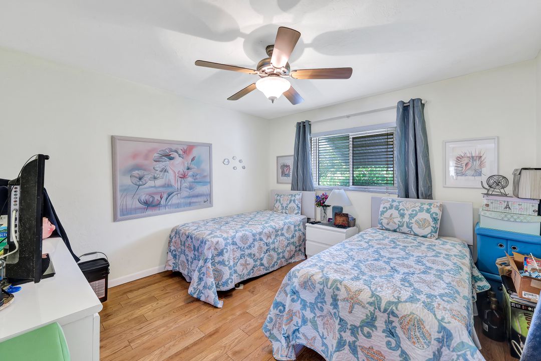 688 94th Ave N, Naples, FL 34108