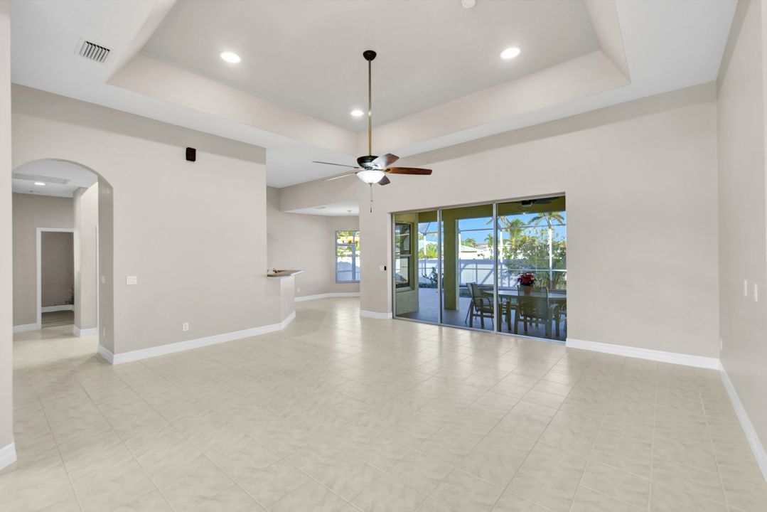 3917 SW 20th Pl, Cape Coral, FL 33914