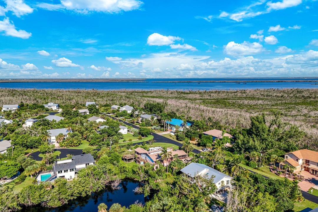 1752 Serenity Ln, Sanibel, FL 33957