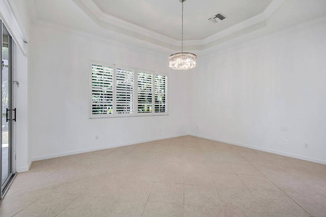 15501 Cadiz Ln, Naples, FL 34110