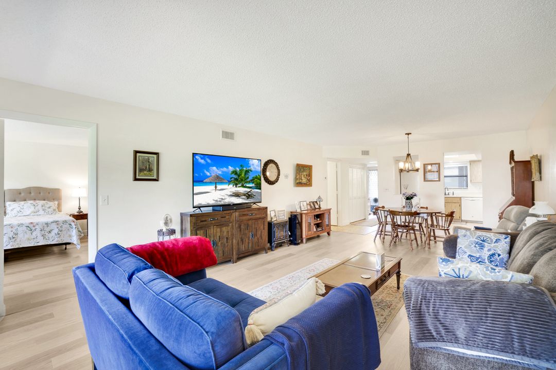 95 St Andrews Blvd #110, Naples, FL 34113