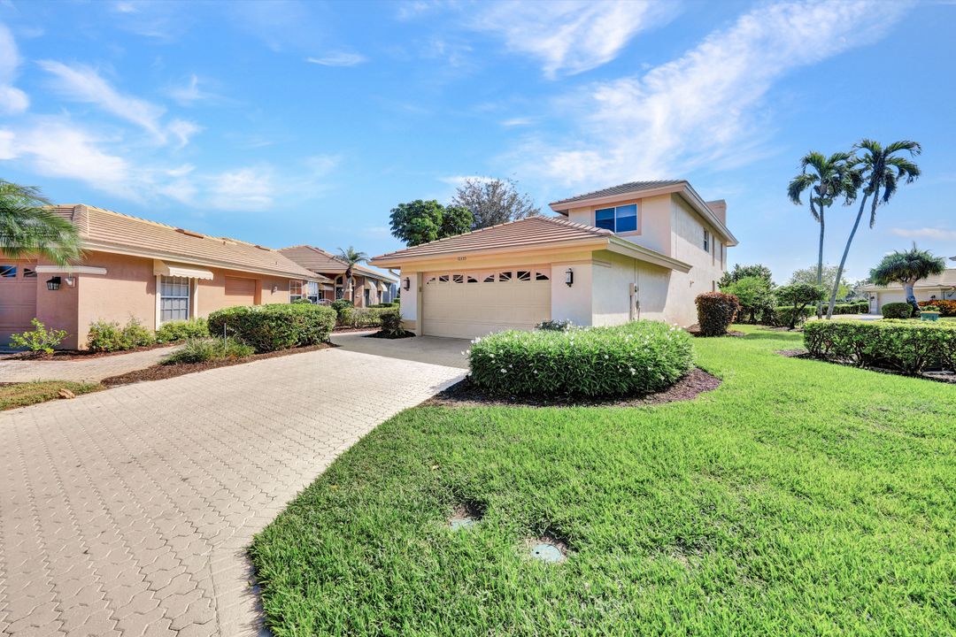 10339 Quail Crown Dr, Naples, FL 34119