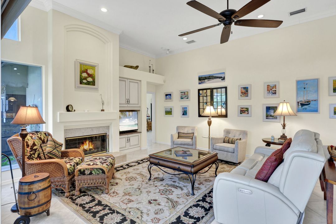 3750 Lakemont Dr, Bonita Springs, FL 34134