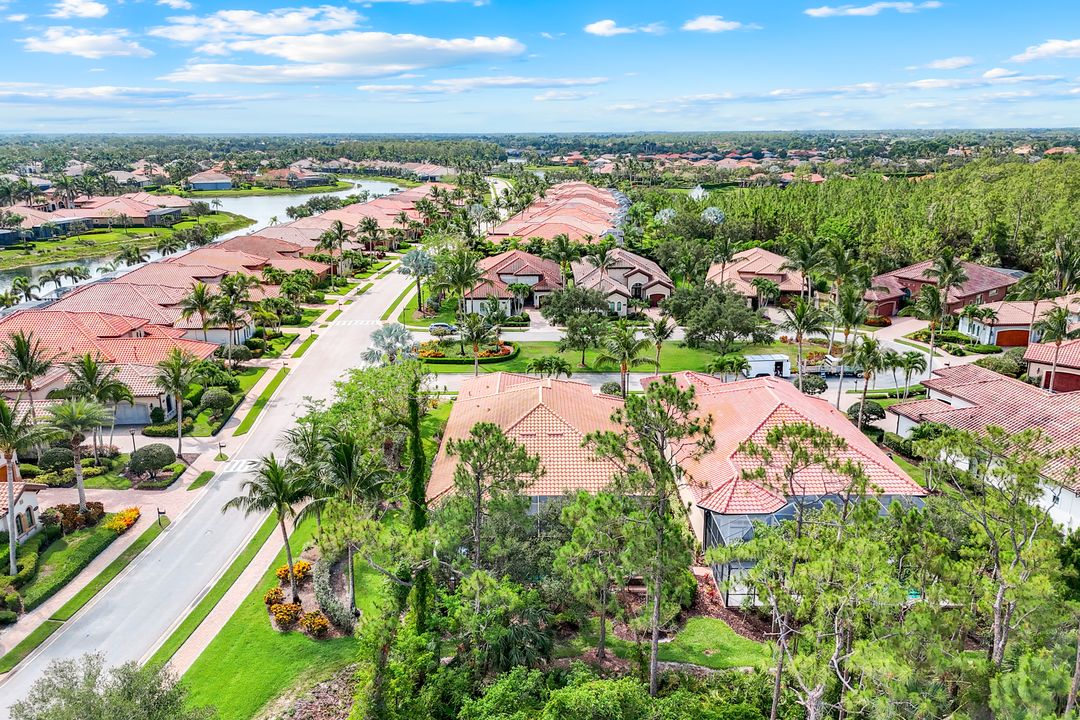 6419 Vivaldi Ct, Naples, FL 34113