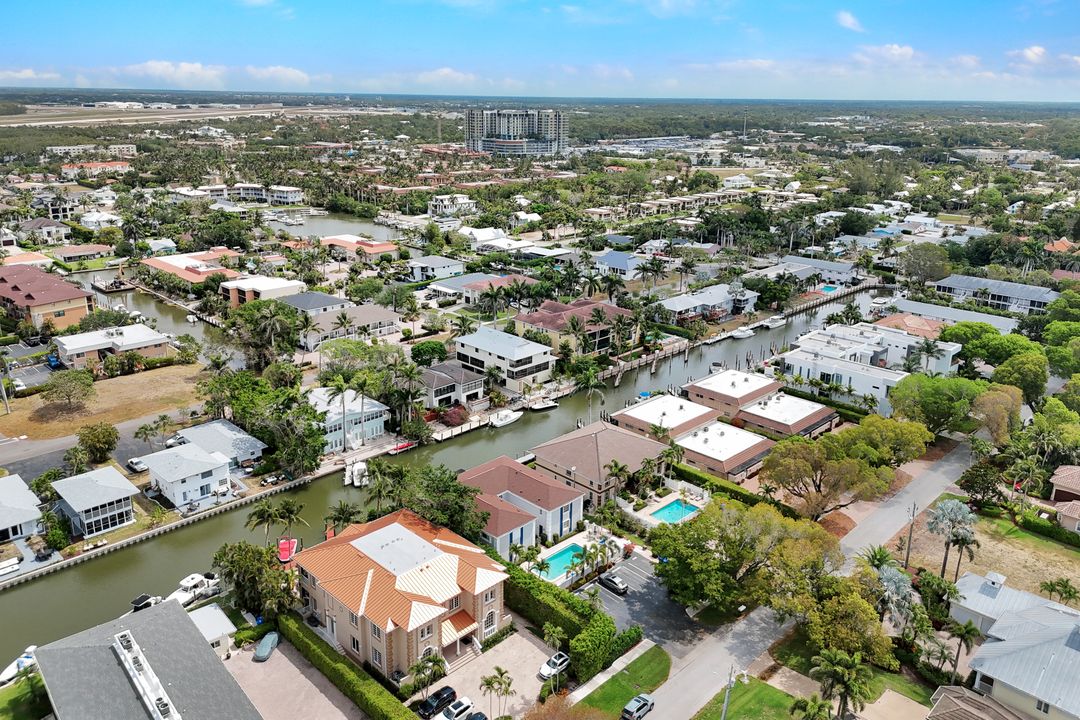 1485 Chesapeake Ave, Naples, FL 34102