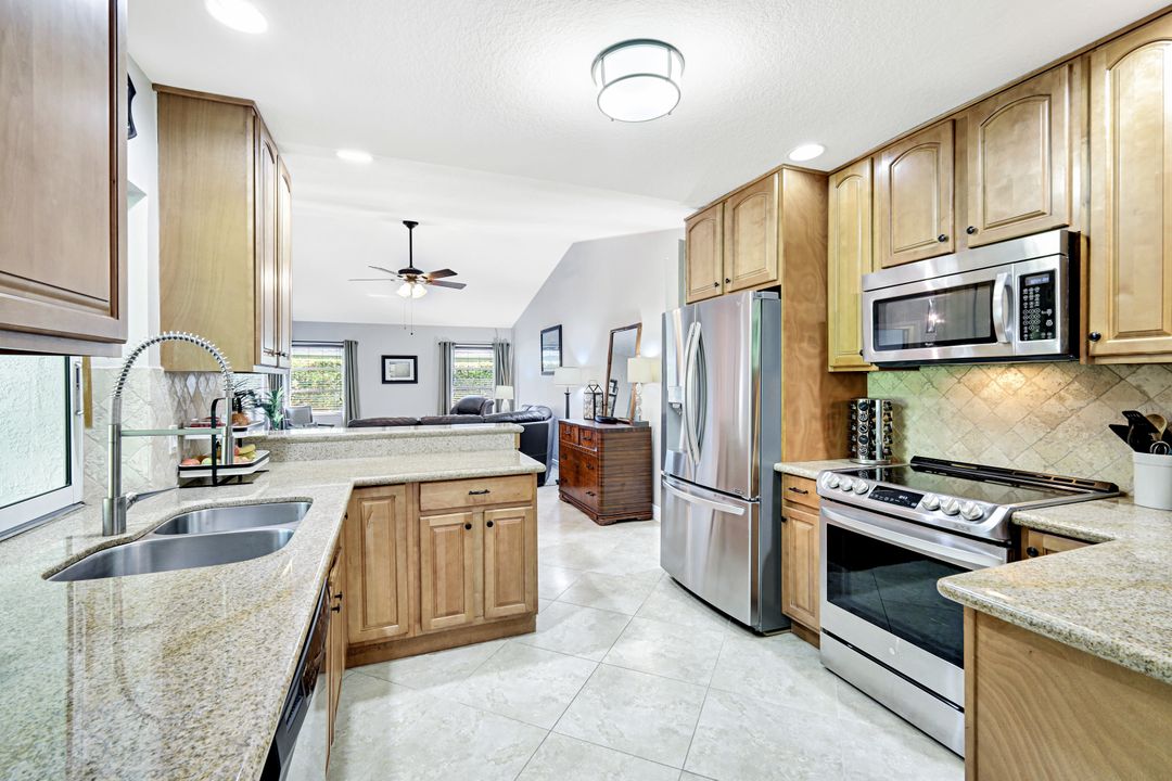 39 Mentor Dr, Naples, FL 34110