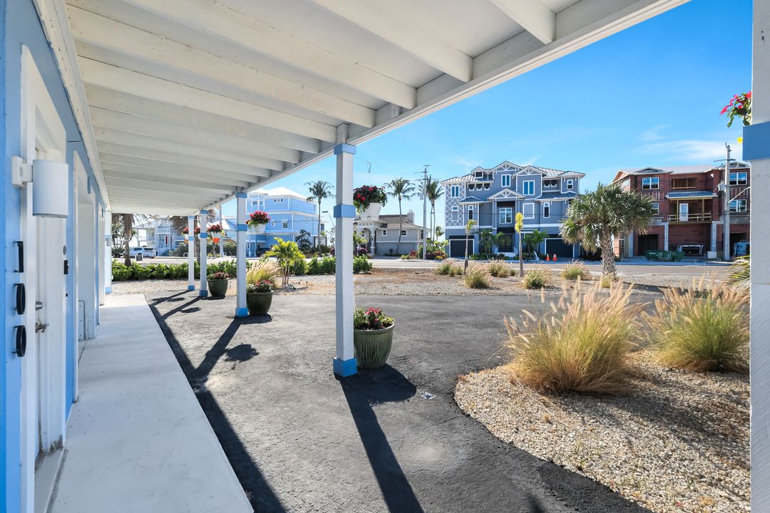 100 Tarpon Rd, Fort Myers Beach, FL 33931