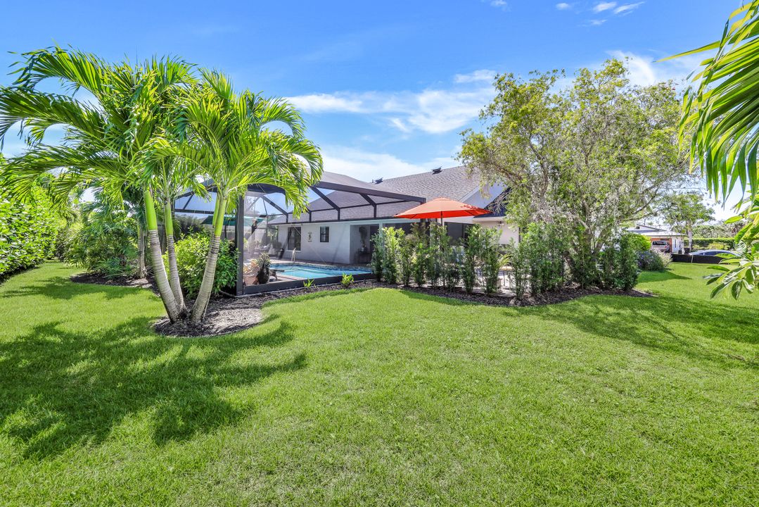 430 Cypress Way E, Naples, FL 34110