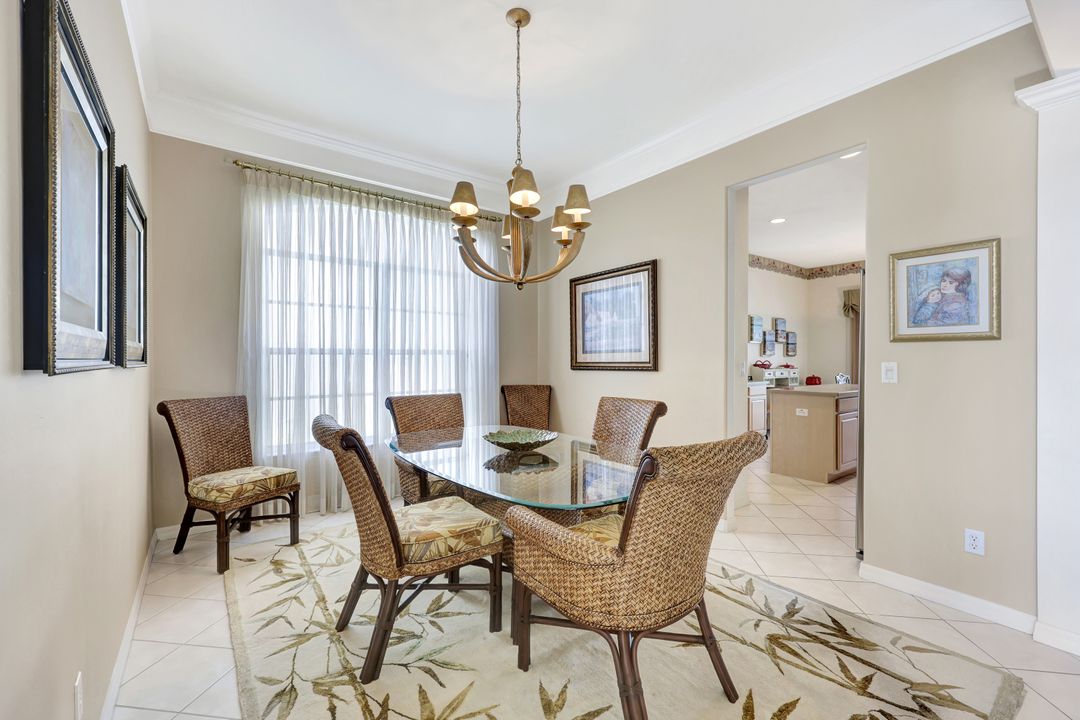 1745 Marsh Run, Naples, FL 34109