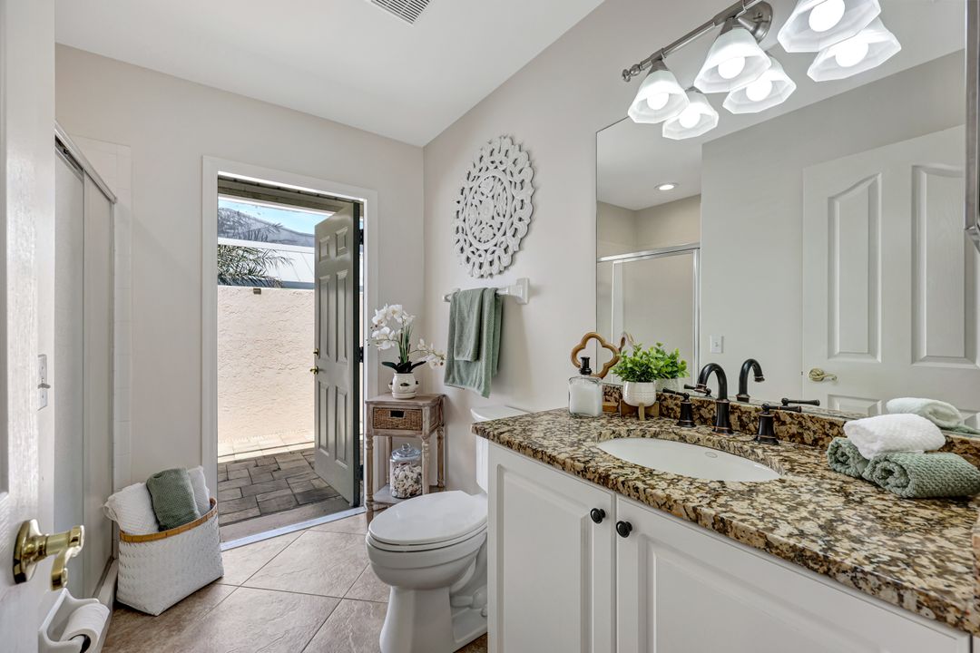 11043 Longshore Way W, Naples, FL 34119