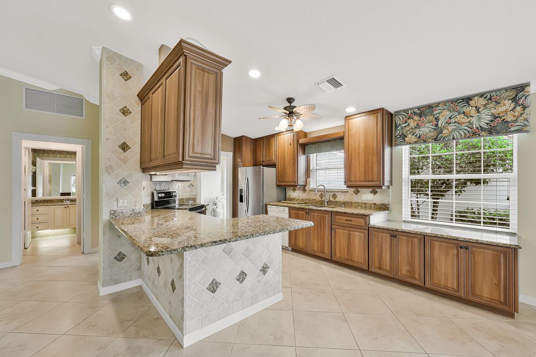 5386 Guadeloupe Way, Naples, FL 34119