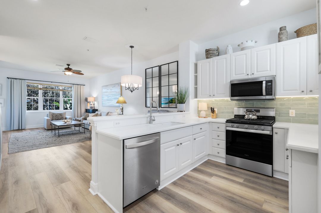 9223 Corfu Ct #202, Naples, FL 34114