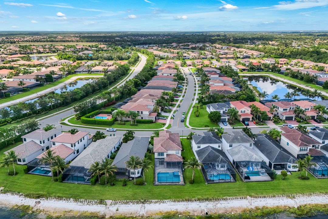 4500 Aurora St, Naples, FL 34119