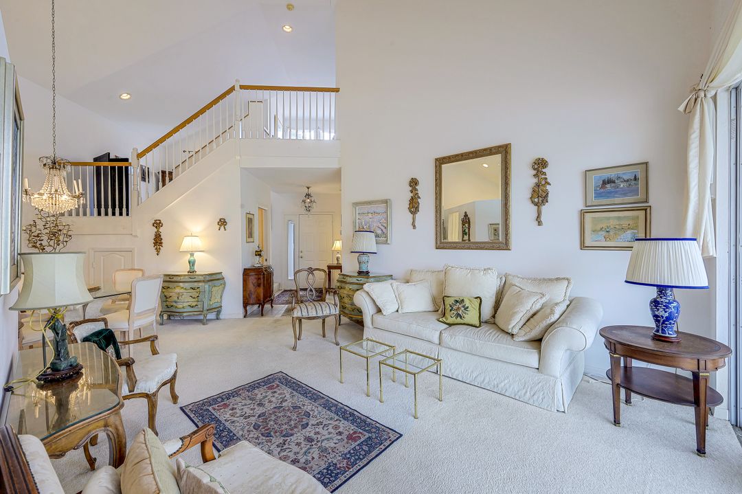 1082 Jardin Dr, Naples, FL 34104