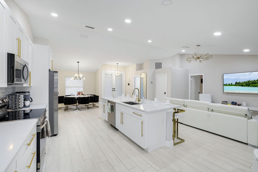 6641 Golden Gate Pkwy, Naples, FL 34105