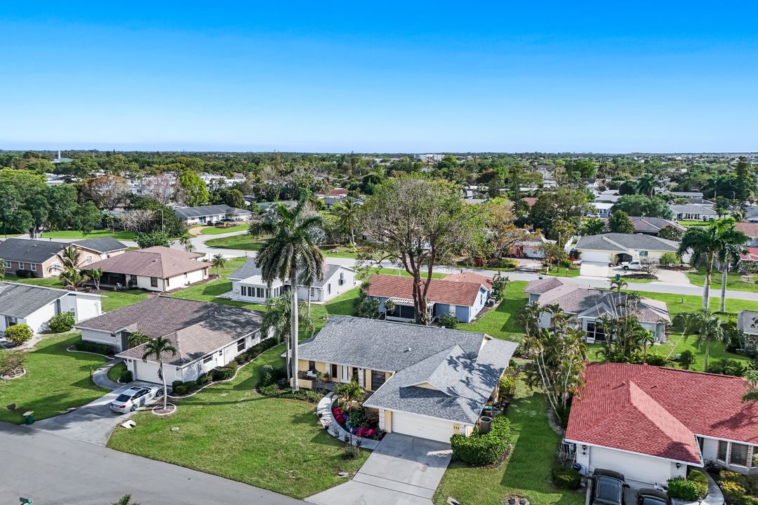 111 Blue Ridge Dr, Naples, FL 34112