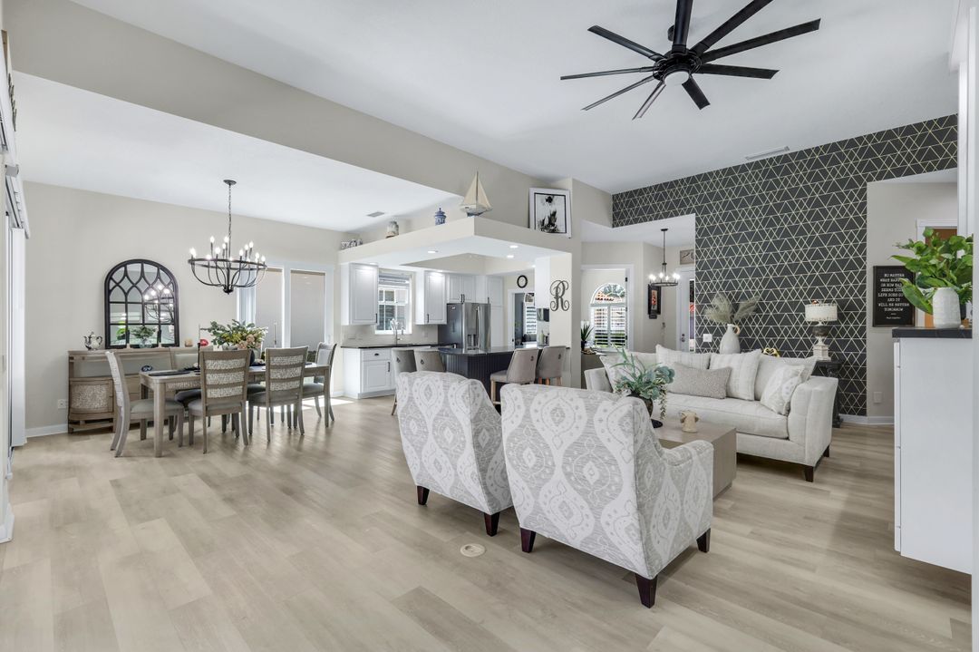 4402 Prescott Ln, Naples, FL 34119