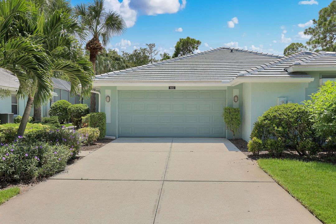 682 Catamaran Ct, Naples, FL 34110