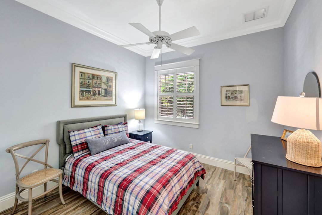 5288 Sand Dollar Ln, Naples, FL 34103