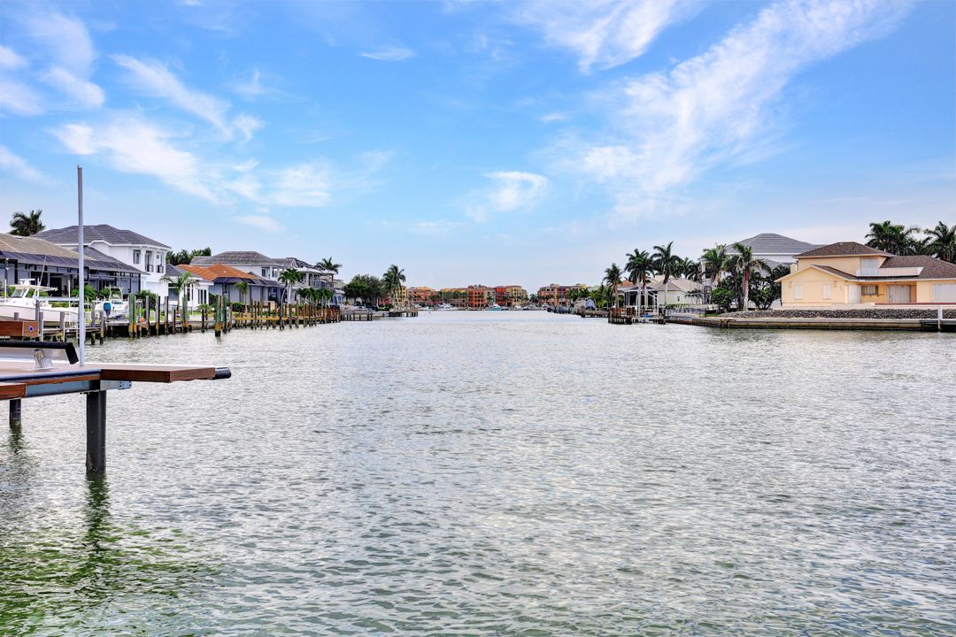 665 Rockport Ct, Marco Island, FL 34145