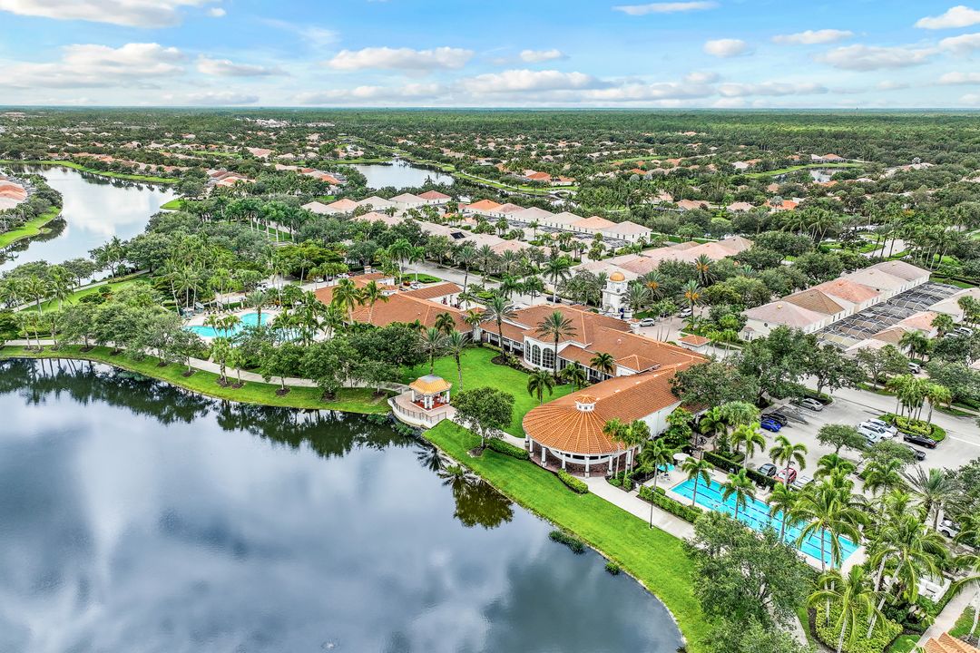 6214 Towncenter Cir, Naples, FL 34119