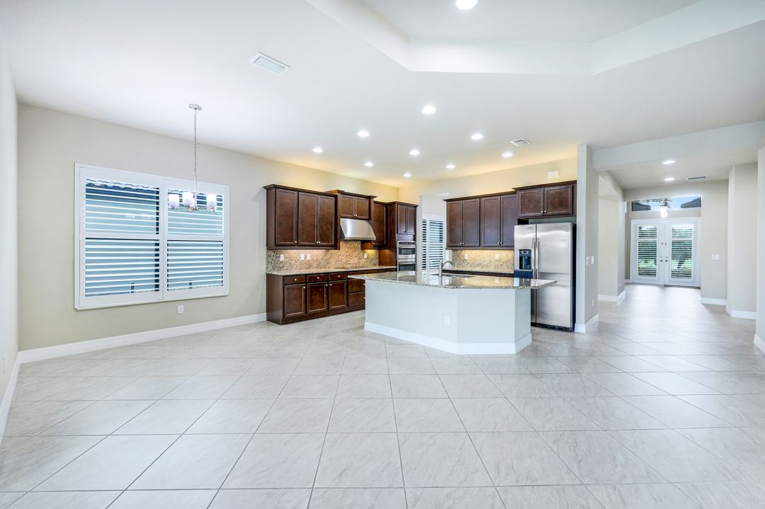 11532 Stonecreek Cir, Fort Myers, FL 33913