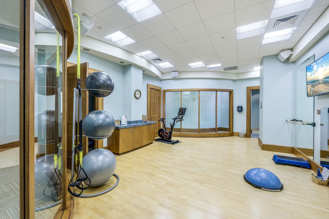 13665 Vanderbilt Dr  #501, Naples, FL 34110