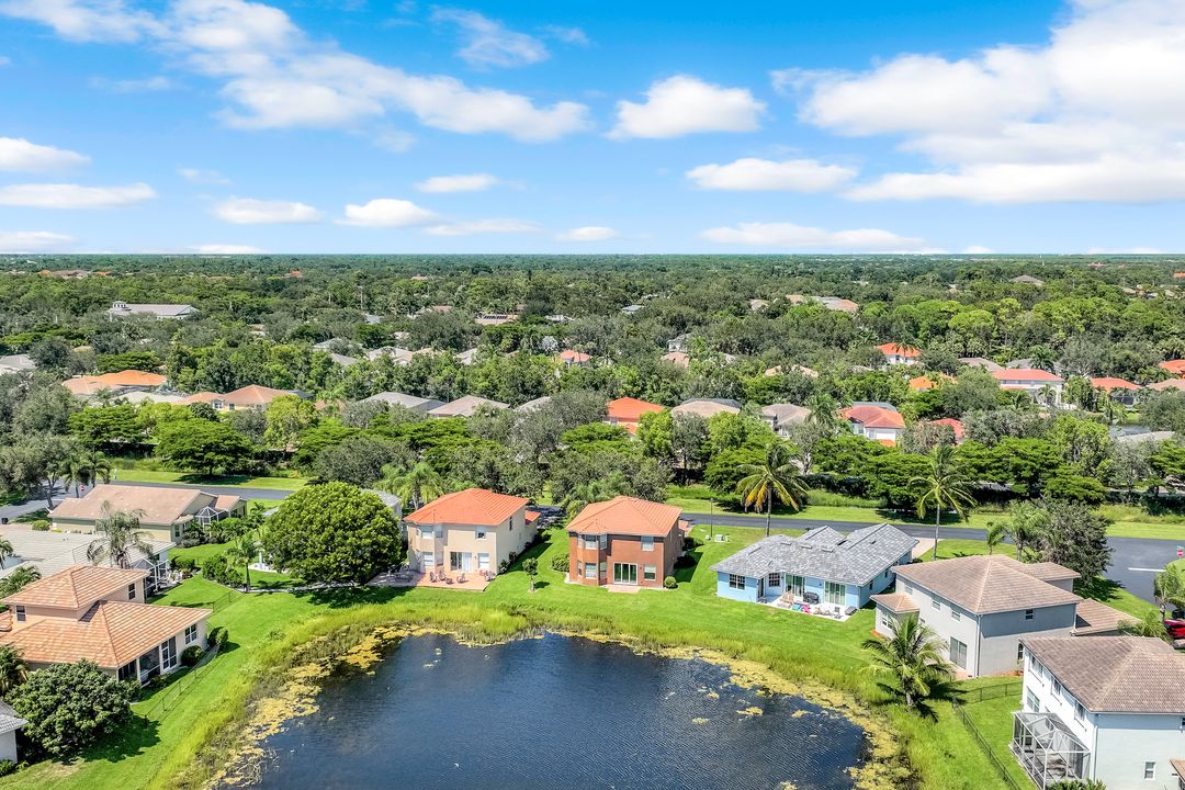 9820 Springlake Cir, Estero, FL 33928