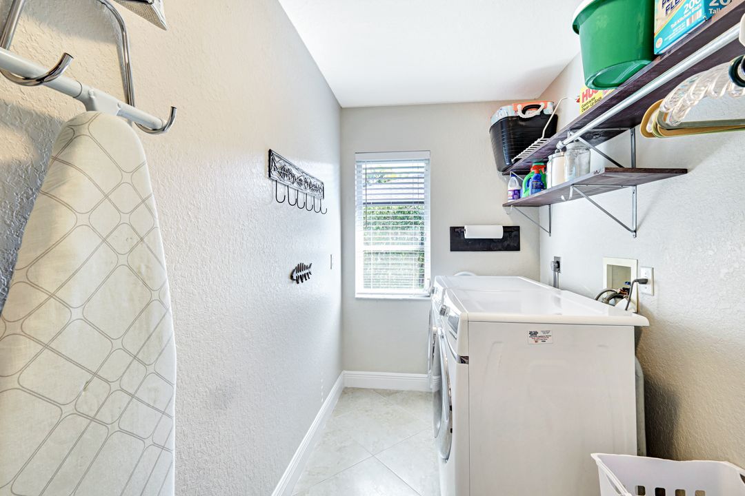 39 Mentor Dr, Naples, FL 34110