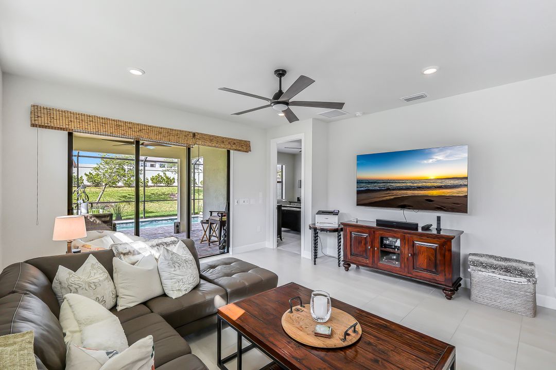 12350 Canal Grande Dr, Fort Myers, FL 33913