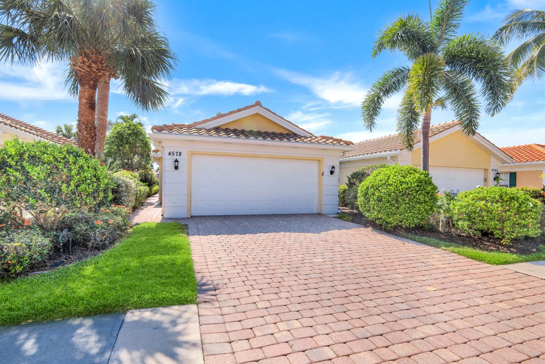 4578 Ossabaw Way, Naples, FL 34119
