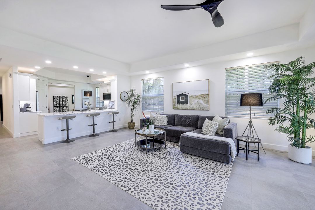 8637 Champions Point #901, Naples, FL 34113