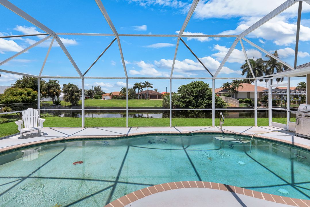 2526 SE 19th Pl, Cape Coral, FL 33904