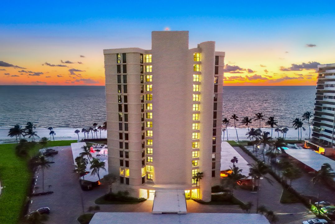 4001 Gulf Shore Blvd N #902, Naples, FL 34103