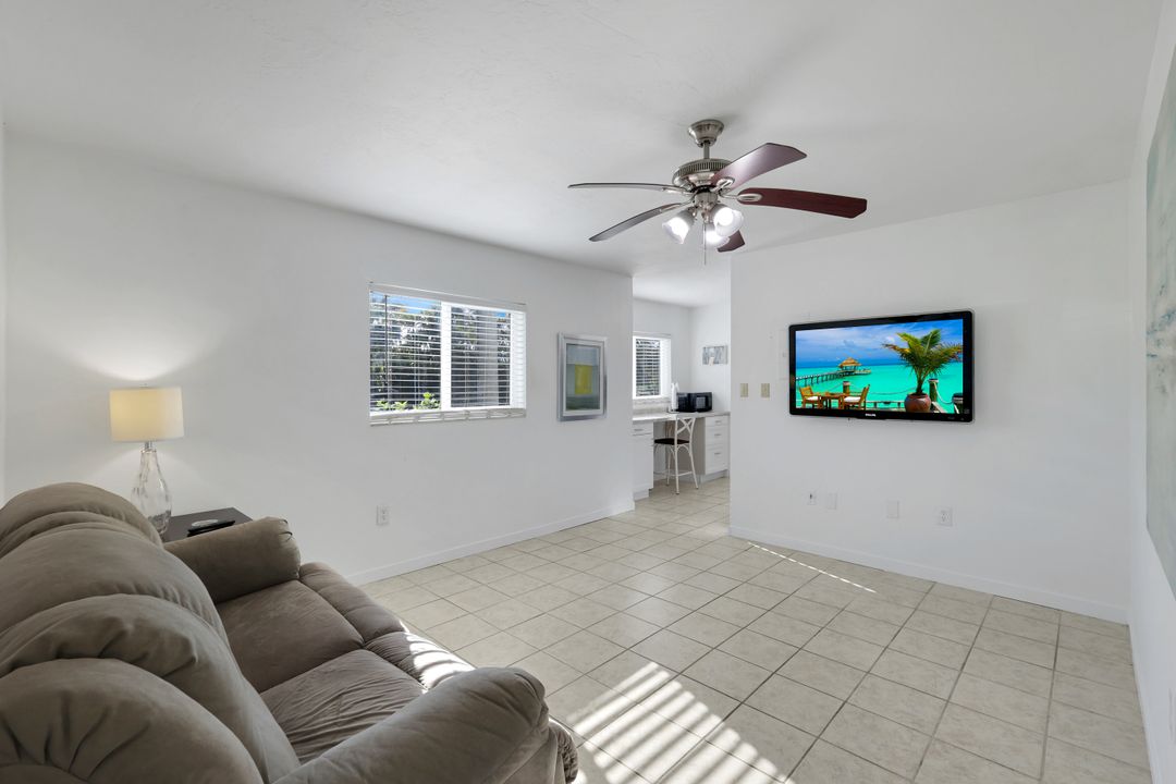 8148 Country Rd #101, Fort Myers, FL 33919