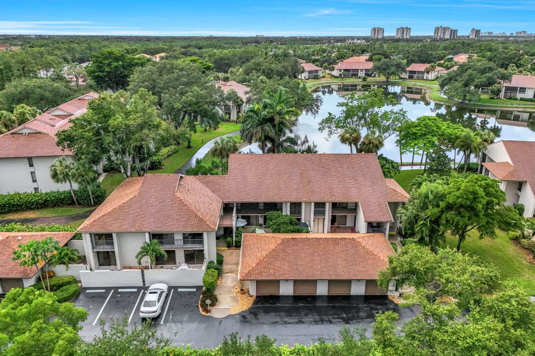 576 Retreat Dr #201, Naples, FL 34110