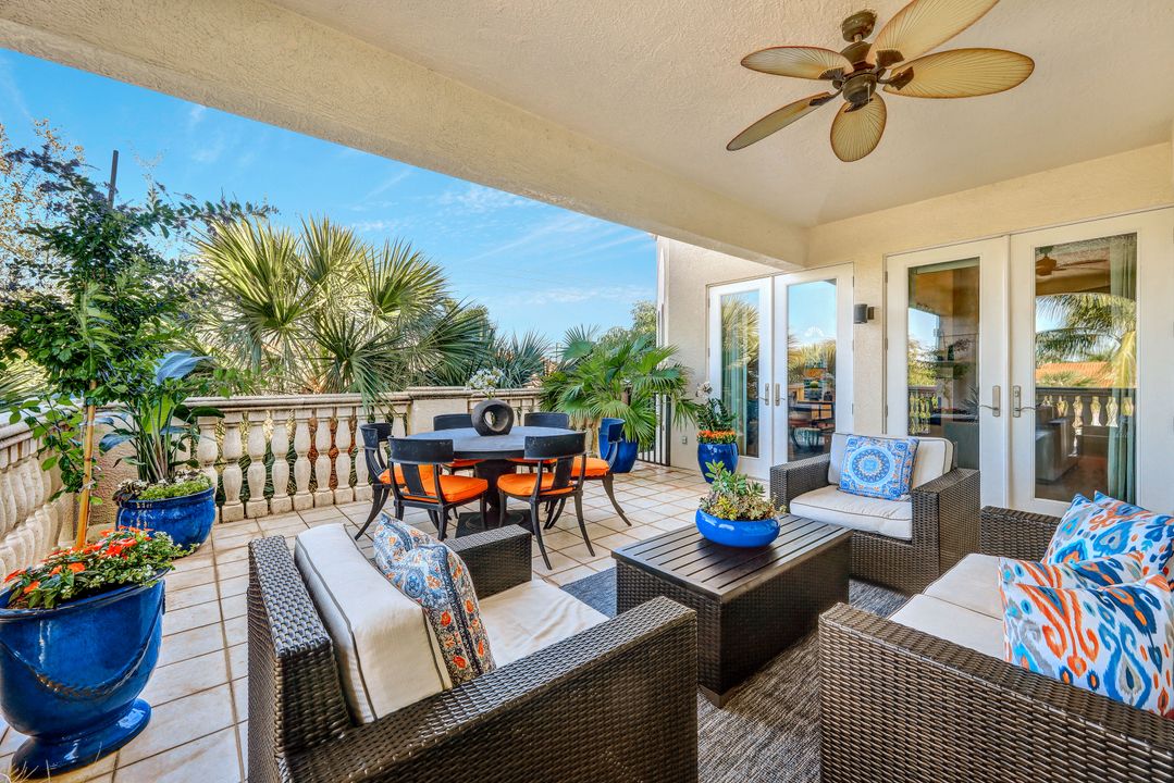 1006 5th St S, Naples, FL 34102