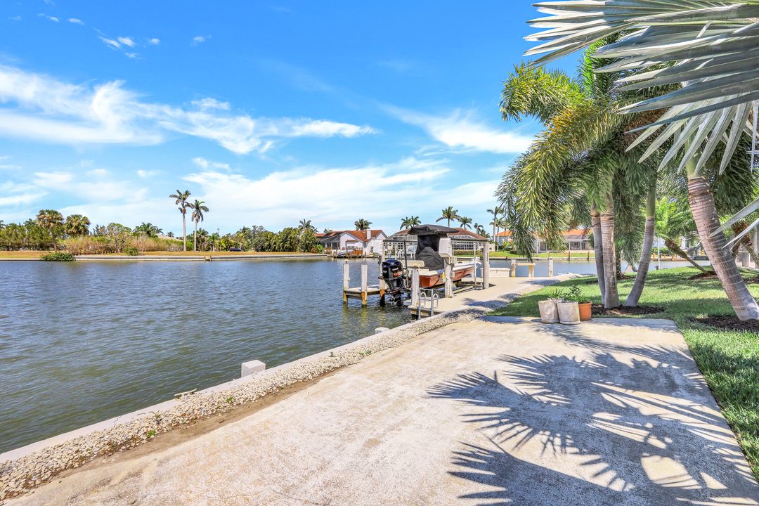 1894 Woodbine Ct, Marco Island, FL 34145