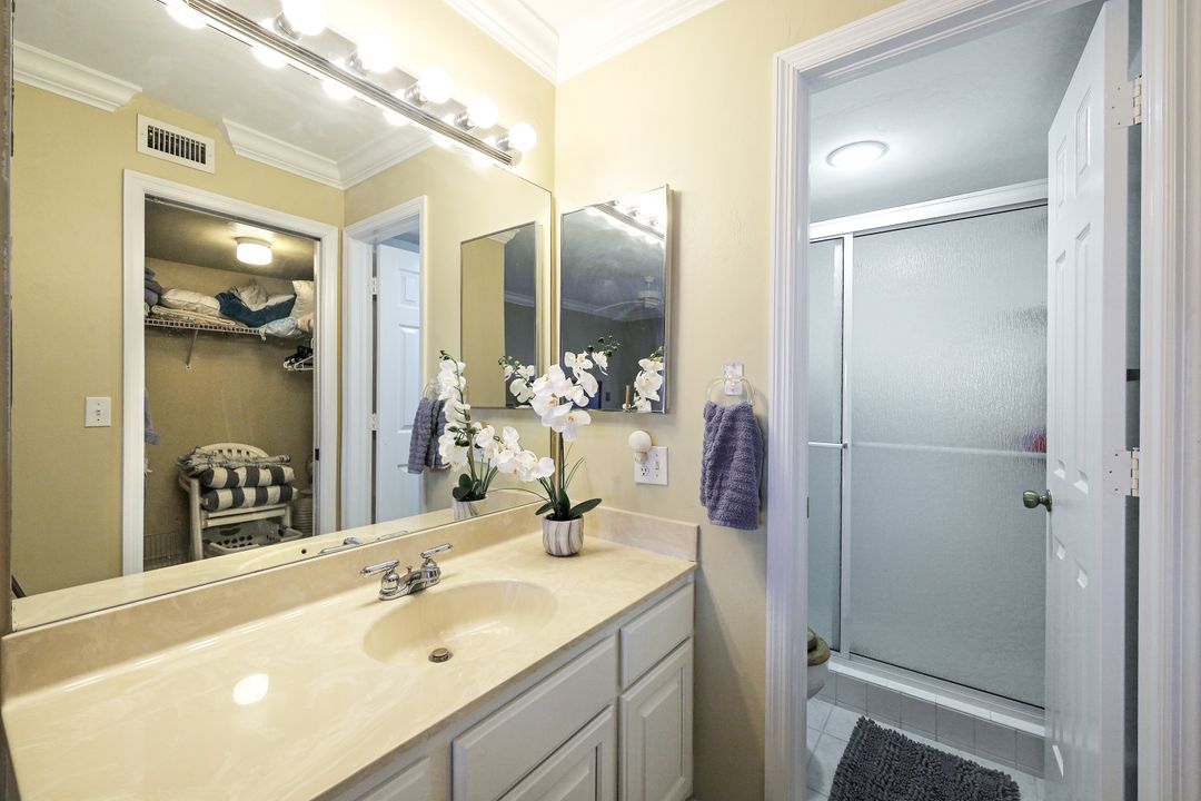 1045 Mainsail Dr #402, Naples, FL 34114