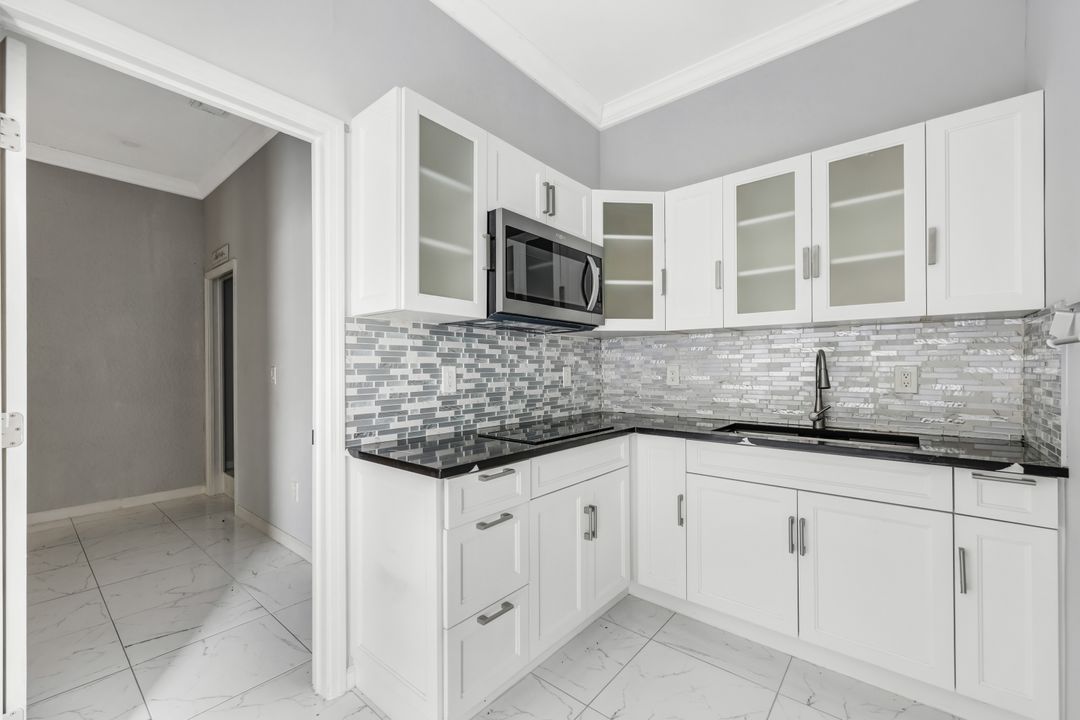 2968 41st Ave NE, Naples, FL 34120