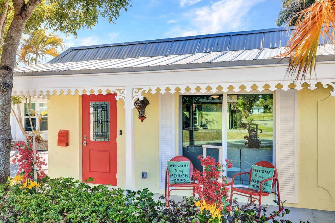 20 Kings Rd, Naples, FL 34112