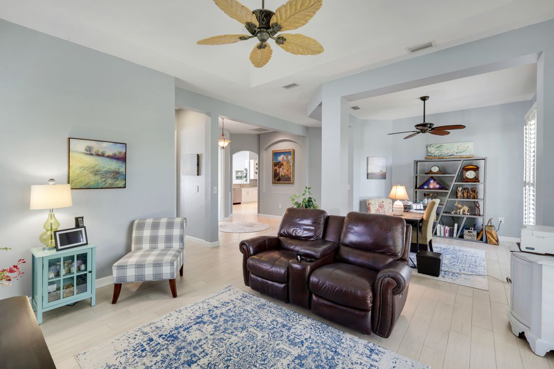3232 Sundance Cir, Naples, FL 34109