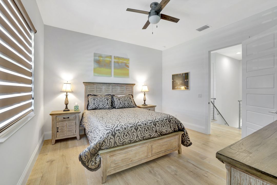 16 Willoughby Dr, Naples, FL 34110