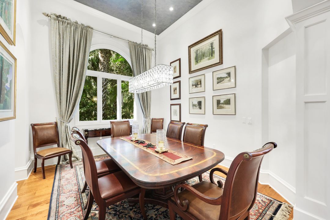 18051 Lagos Way, Naples, FL 34110