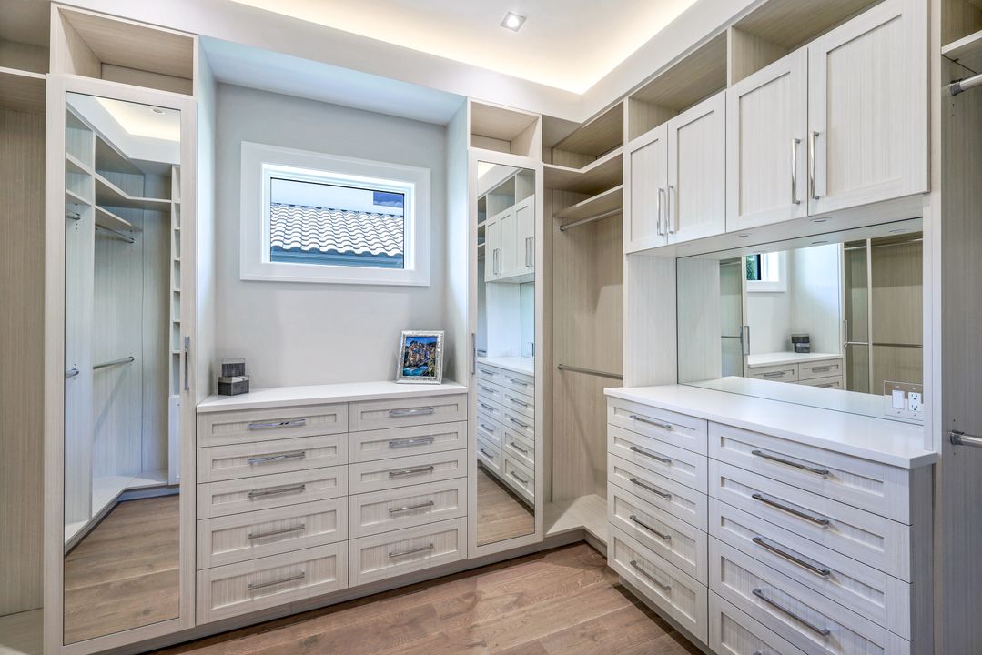 403 Neapolitan Way, Naples, FL 34103